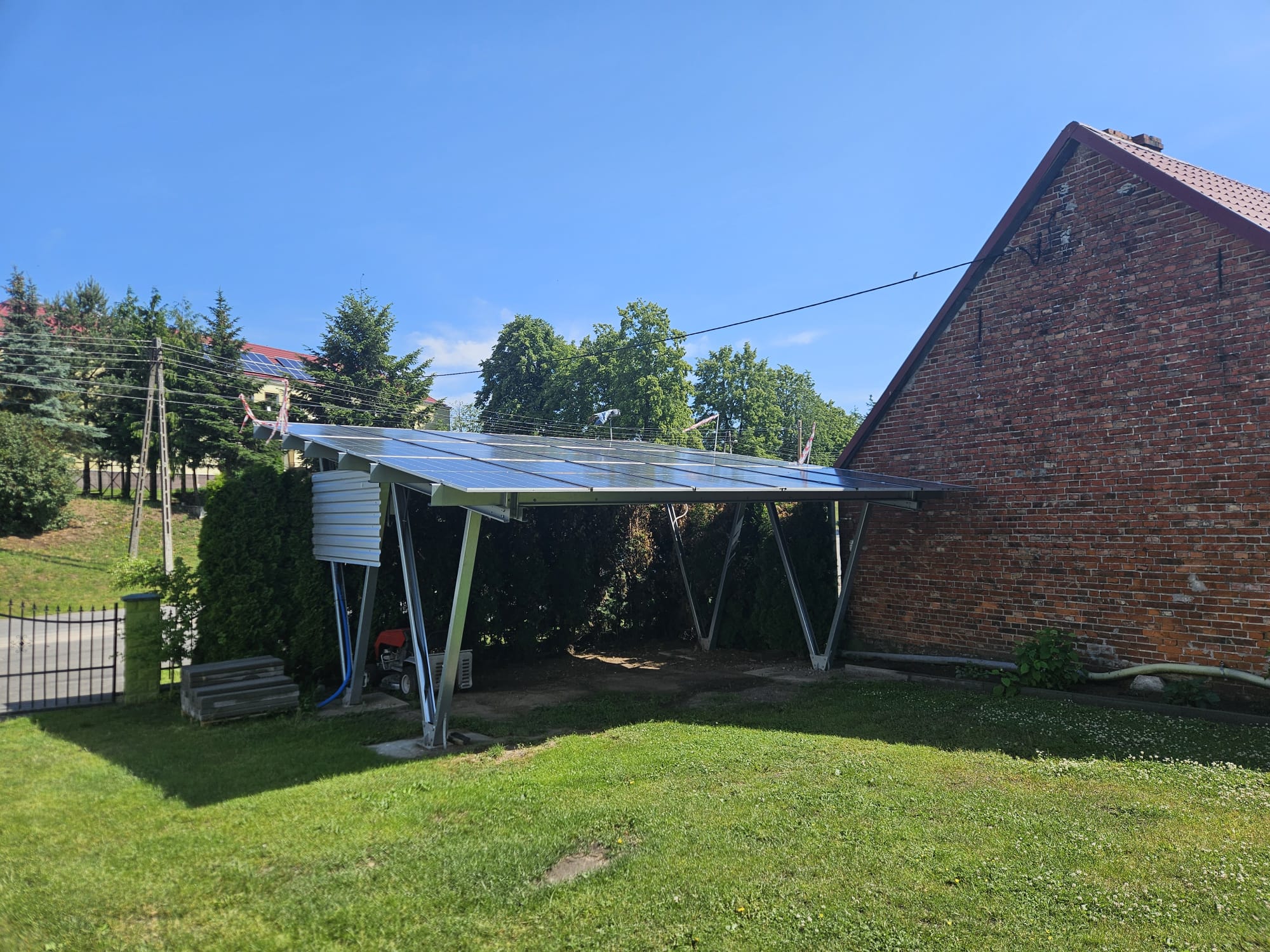 Carport fotowoltaiczny — panele słoneczne jako zadaszenie wiaty, PER-TECH Strzelce Krajeńskie